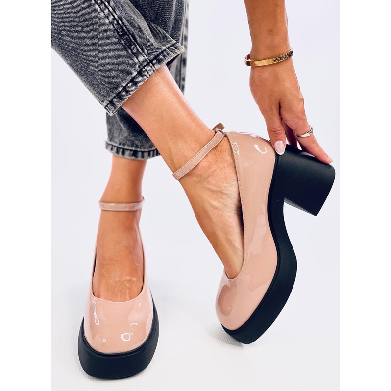 Pompe cu toc lat Termet Khaki bej 1