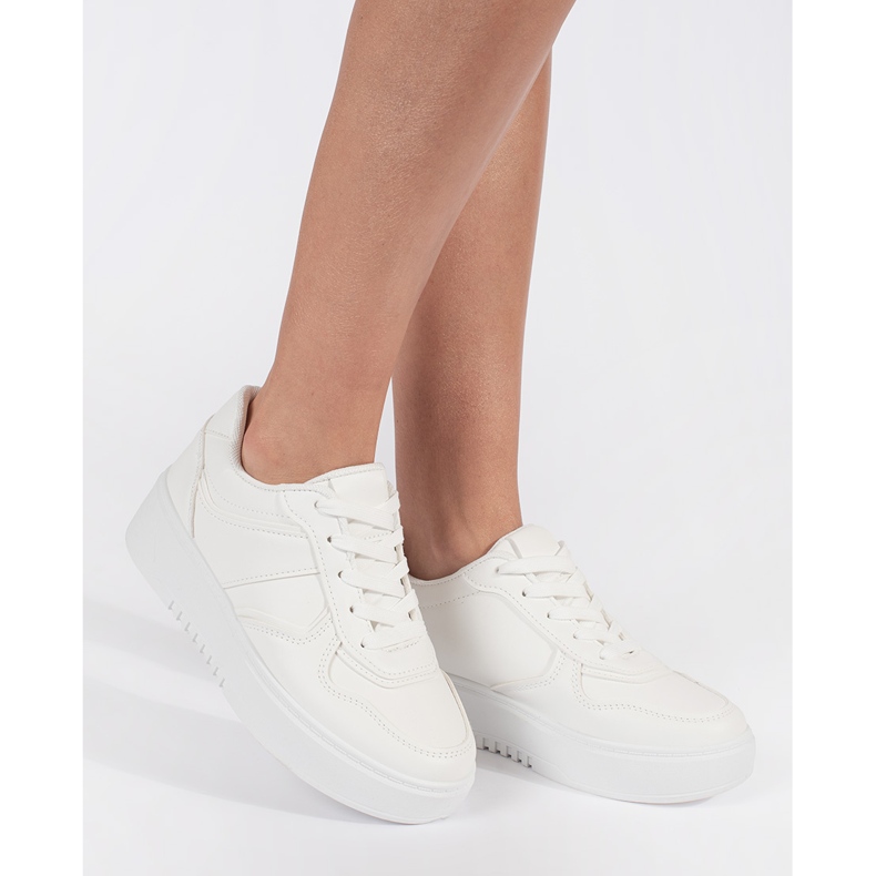 Pantofi sport de dama albi cu platforma 1 Pantofi sport de dama albi cu platforma 1