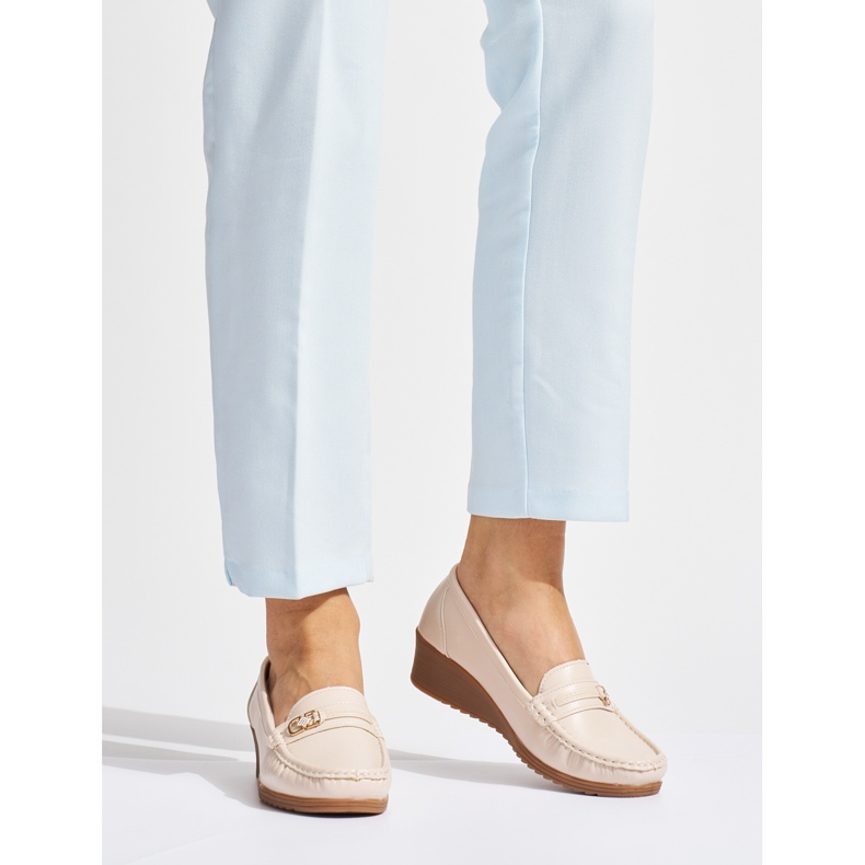 Mocasini de dama bej cu catarama 1