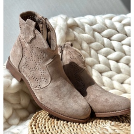 Cizme ajurate de damă cu toc plat bej S.Barski HY66-151 2 Cizme ajurate de damă cu toc plat bej S.Barski HY66-151 2