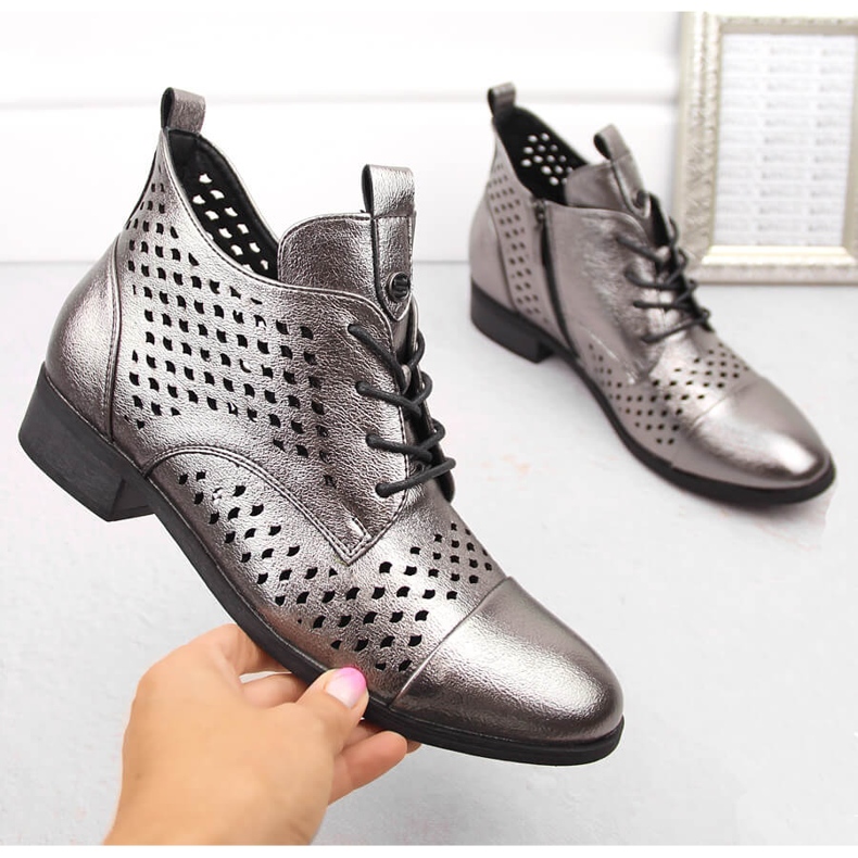 Botine de damă argintii ajurate Potocki SZ12091 1