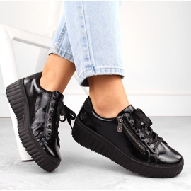 Pantofi cu pană de damă din piele lăcuită neagră Rieker N2501-00 negru 2