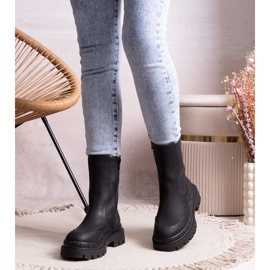 Cizme negre Kunegunda cu talpă masivă negru 1