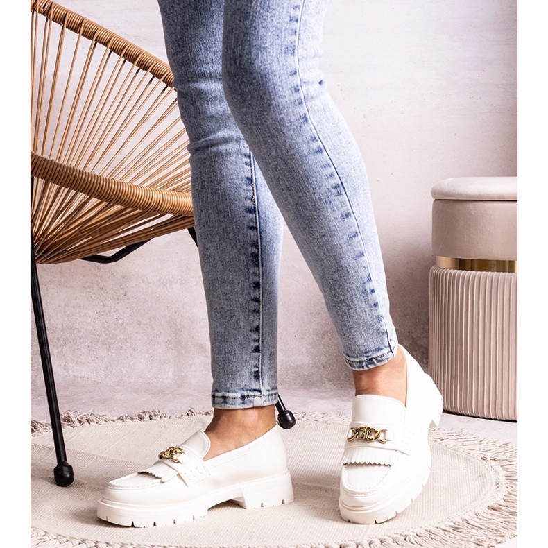 Bez marki Pantofi albi cu catarama aurie de la Anielania 2