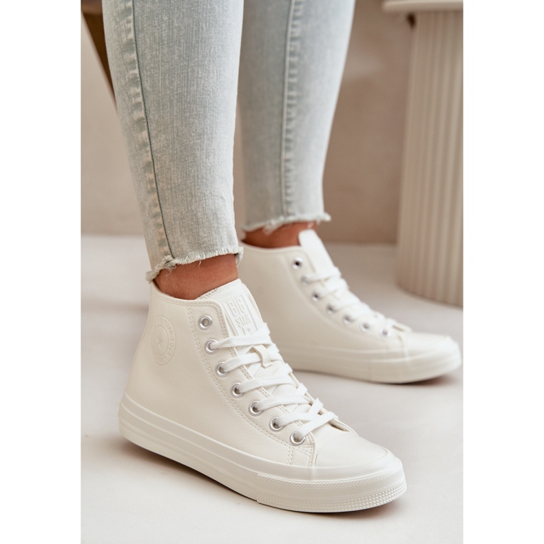 Pantofi de damă izolați din piele ecologică, alb Big Star OO274932 2 Pantofi de damă izolați din piele ecologică, alb Big Star OO274932 2