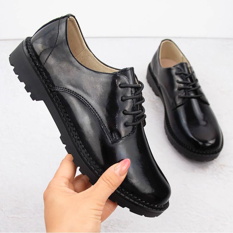 Pantofi de dama neagra cu siret Filippo DP6431 negru 1