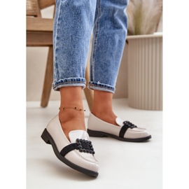 Mocasini de dama patentati cu decor, gri deschis Vinceza 58389 2