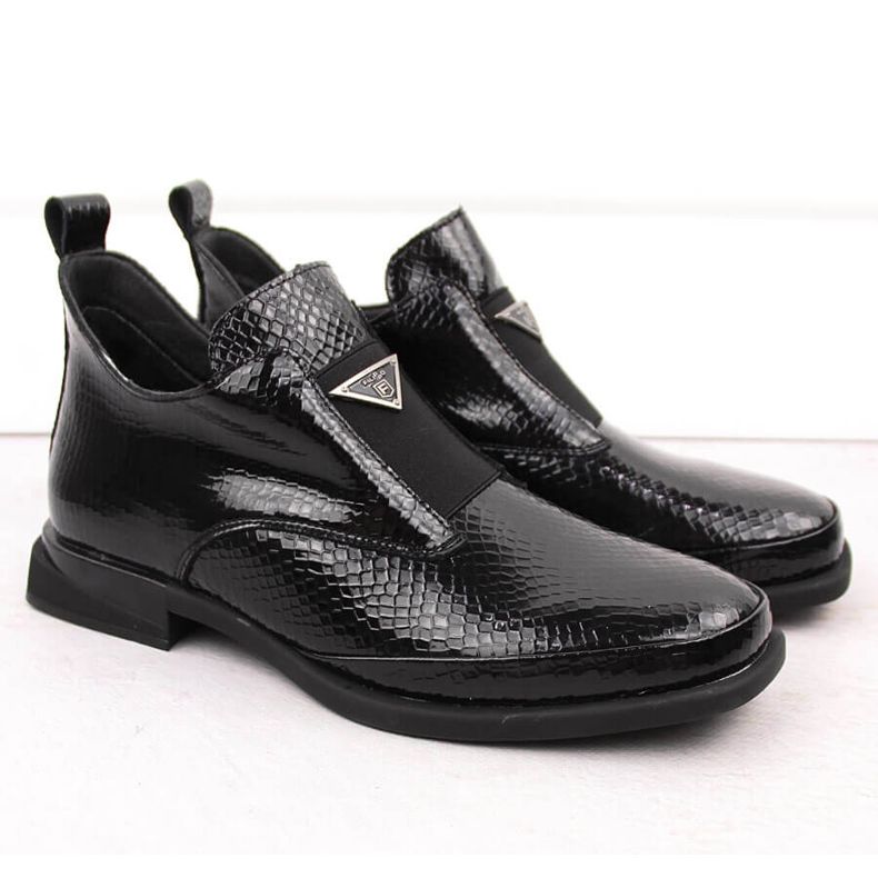 Botine dama din piele lacuita cu decor crosetat, negru Filippo DBT6425 2