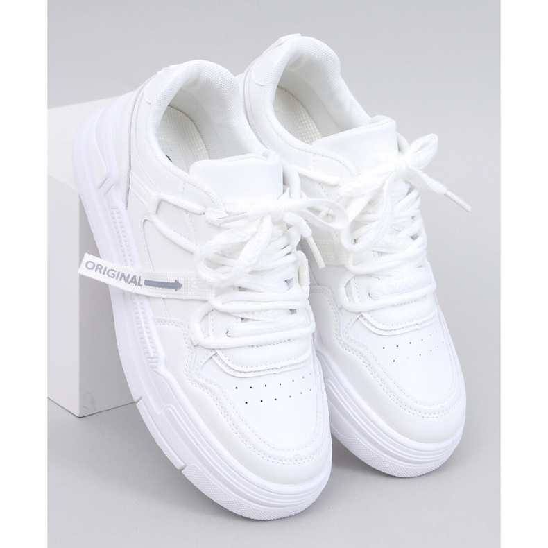 Tenisi dama Valby White 1 Tenisi dama Valby White 1