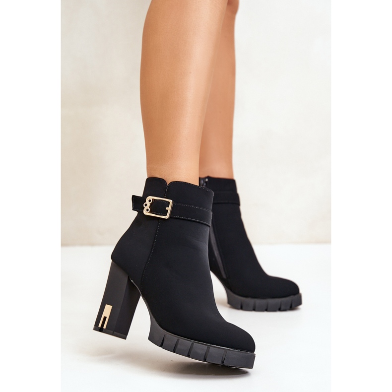 Botine de dama izolate cu catarama aurie, Taitra neagra negru 2