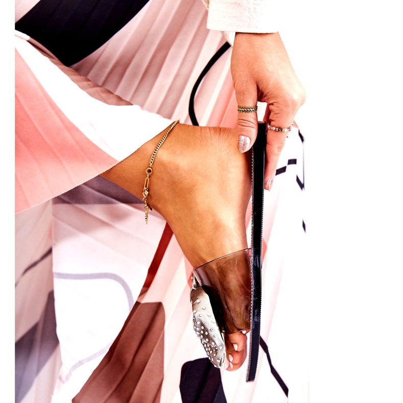 Flip-uri de cauciuc pentru femei cu un arc și zircoane gri-negre 4 Flip-uri de cauciuc pentru femei cu un arc și zircoane gri-negre 4