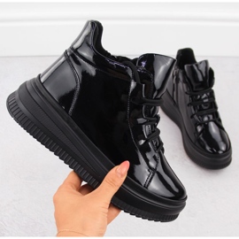 Cizme negre izolate din piele lacuita Artiker 55C1049 negru 1 Cizme negre izolate din piele lacuita Artiker 55C1049 negru 1