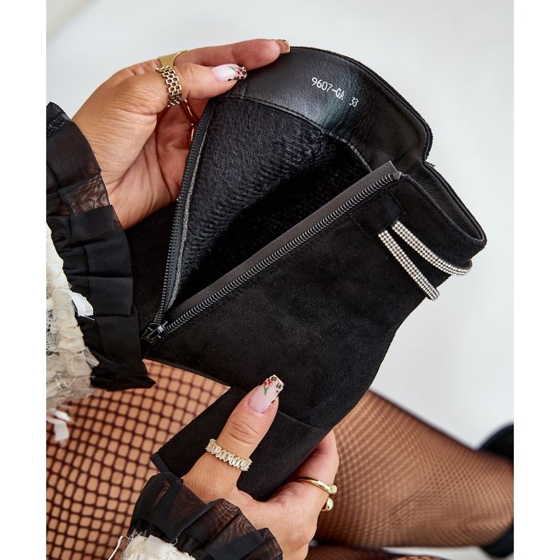 Botine izolate de damă cu toc înalt, piele de căprioară ecologică, Saivia neagră negru 2 Botine izolate de damă cu toc înalt, piele de căprioară ecologică, Saivia neagră negru 2