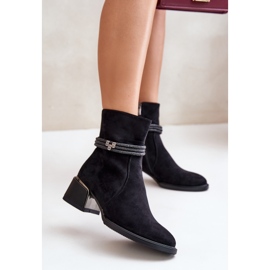 S.Barski Cizme izolate de damă, cu tocuri joase, cu bretele decorative D&A MR880-027 Negru 2 S.Barski Cizme izolate de damă, cu tocuri joase, cu bretele decorative D&A MR880-027 Negru 2