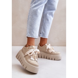 Pantofi de damă pe o talpă masivă cu decor auriu CheBello 4530 bej 2