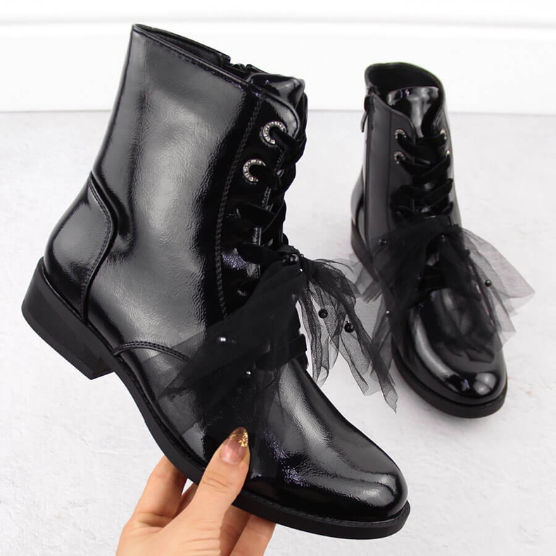 Botine negre din piele lacuita cu fundita de S.Barski negru 1 Botine negre din piele lacuita cu fundita de S.Barski negru 1