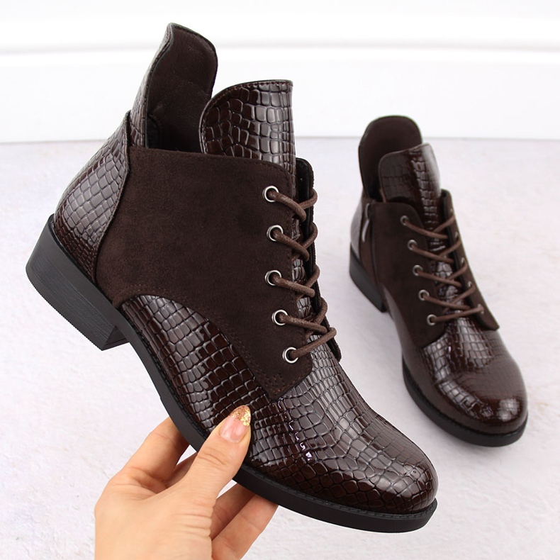 Botine de dama din piele lacuita, maro, Vinceza 16477 1