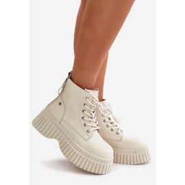 Botine izolate Trapper din piele pe o talpă masivă GOE OO2N4127 Bej deschis 1