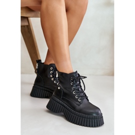 Botine izolate Trapper din piele pe o talpă masivă GOE OO2N4126 Negru 8