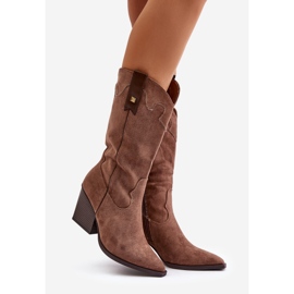 Cizme de cowboy izolate cu toc inalt, maro din piele intoarsa ecologica, Hanivin 1 Cizme de cowboy izolate cu toc inalt, maro din piele intoarsa ecologica, Hanivin 1