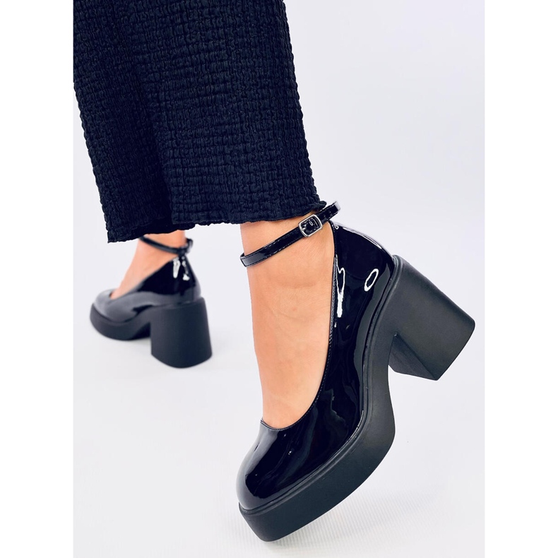 Pompe Termet Black cu toc lat negru 1