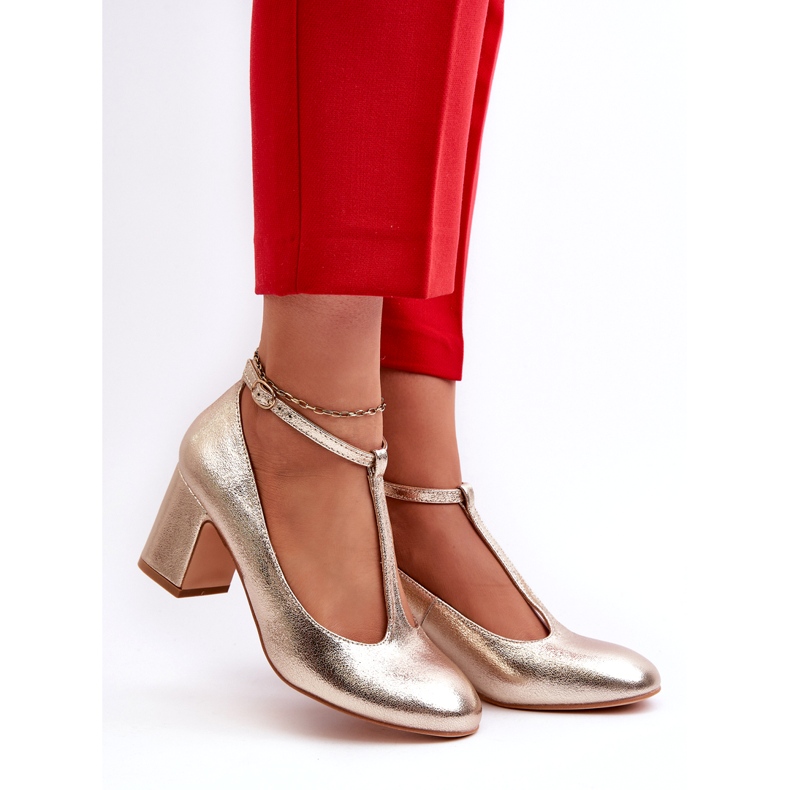 Mascara Pompe de femei cu piele ecologică pe postul de aur metalic 2