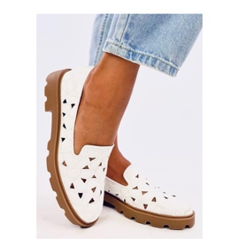 Mocasini albi ajurati 1