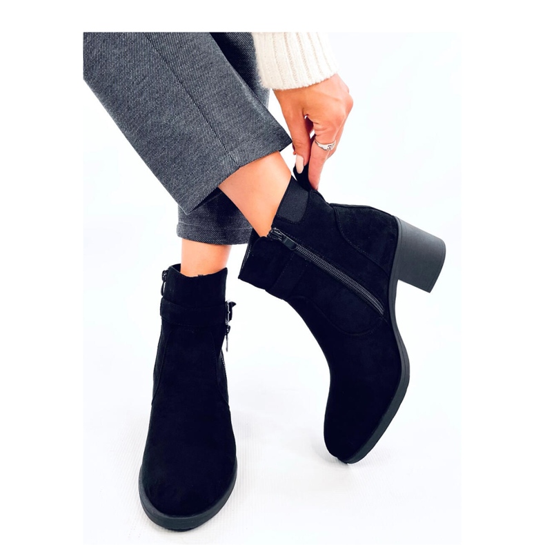 Botine clasice cu toc negru 1