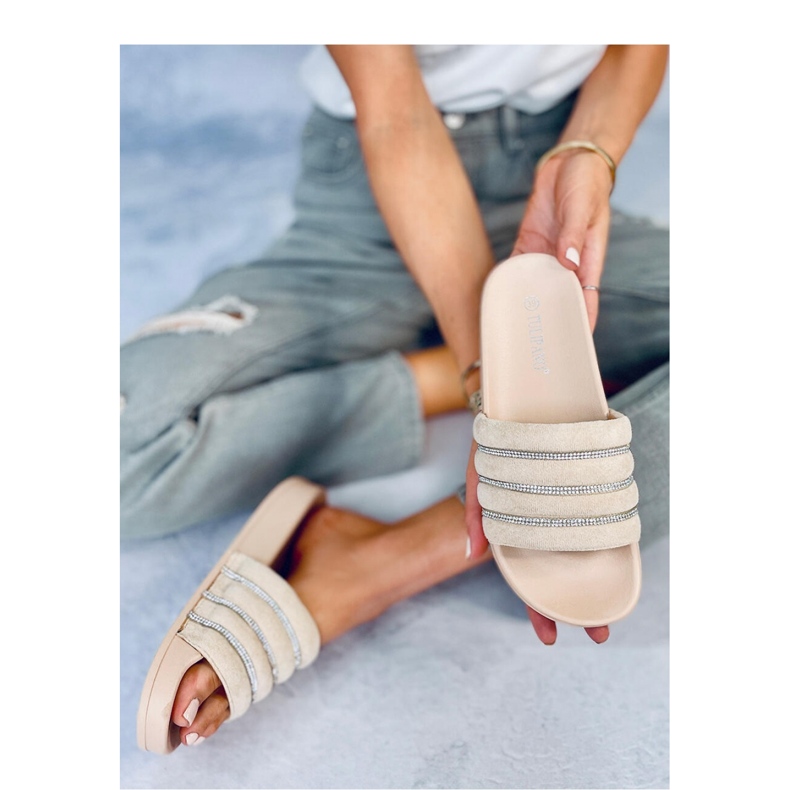 Sandale flip-flops bej cu strasuri 1