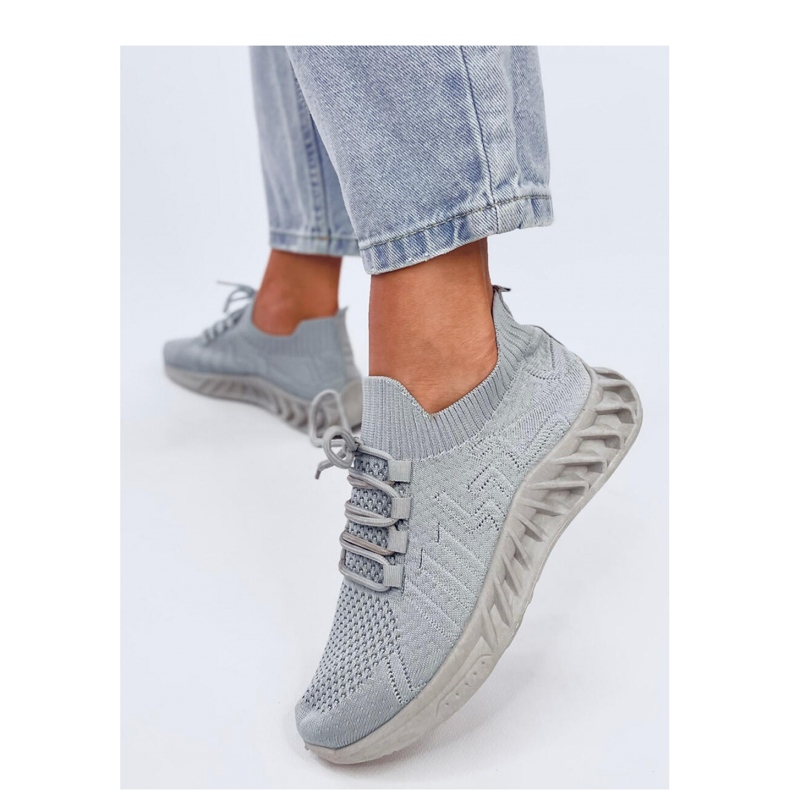Pantofi sport cu șosete gri 2