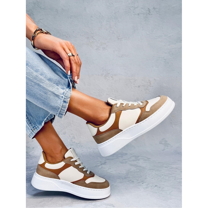 Tenisi kaki dama maro 1