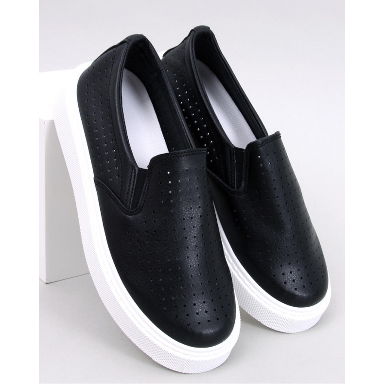 Tenisi negri ajurati cu slip-on negru 1