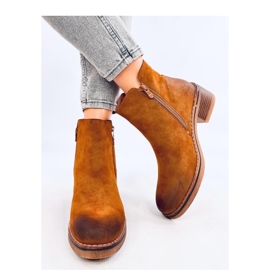 Botine cu toc jos din nubuck Levere Camel - Inello maro 2