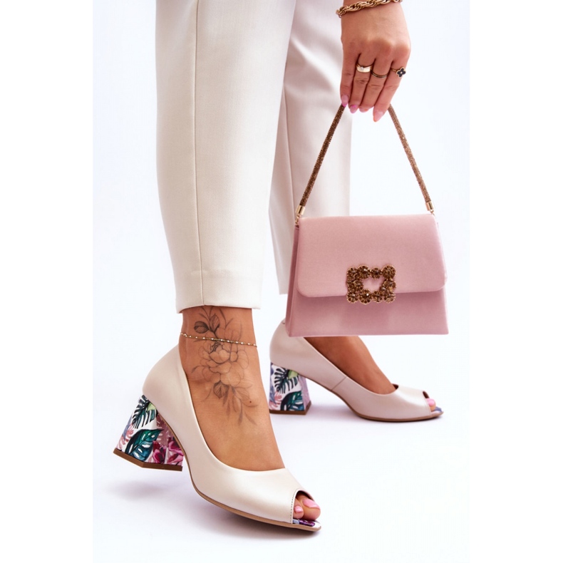 Step in style Pumps Model Lewski Shoes 2608/K Beige Perła - Pas în stil bej 2