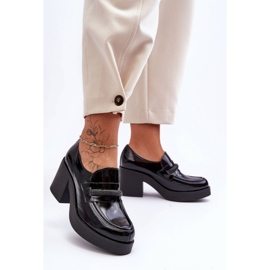 Pantofi cu toc inalt cu decor negru 1