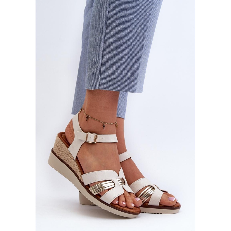 Step in style Sandale Model Starlenna 24SD98-7146 Gold - Pas în stil galben 1