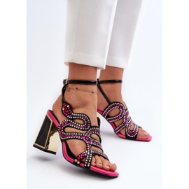 Sandale de dama cu decor pe toc negru 1 Sandale de dama cu decor pe toc negru 1