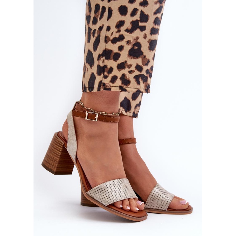 Step in style Sandale Model Ronvia 24SD35-7082 Gold - Pas în stil galben 1