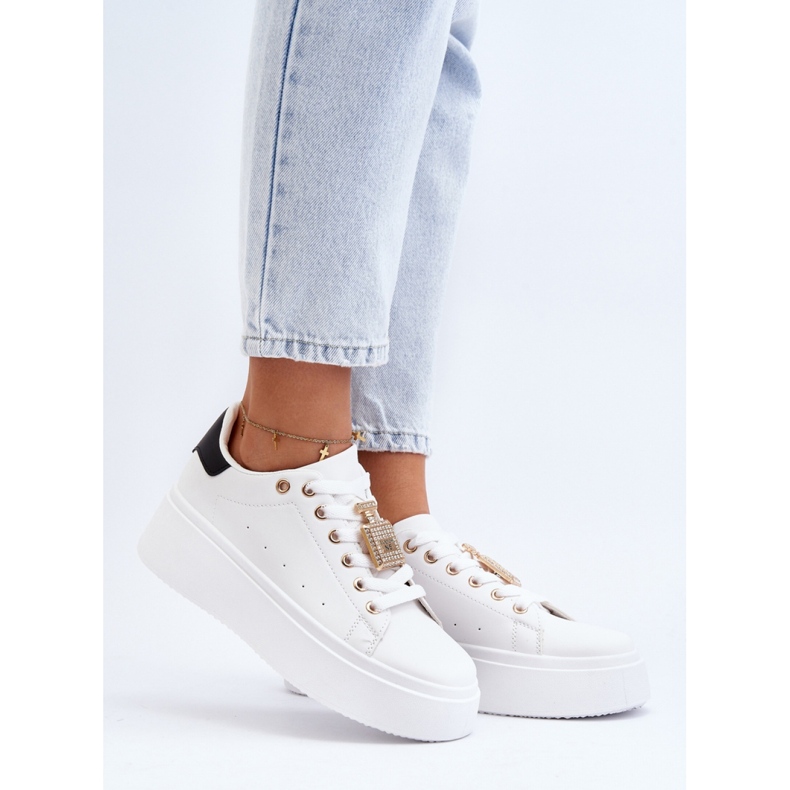 Pantofi sport de damă cu decor auriu LA279P, alb 1