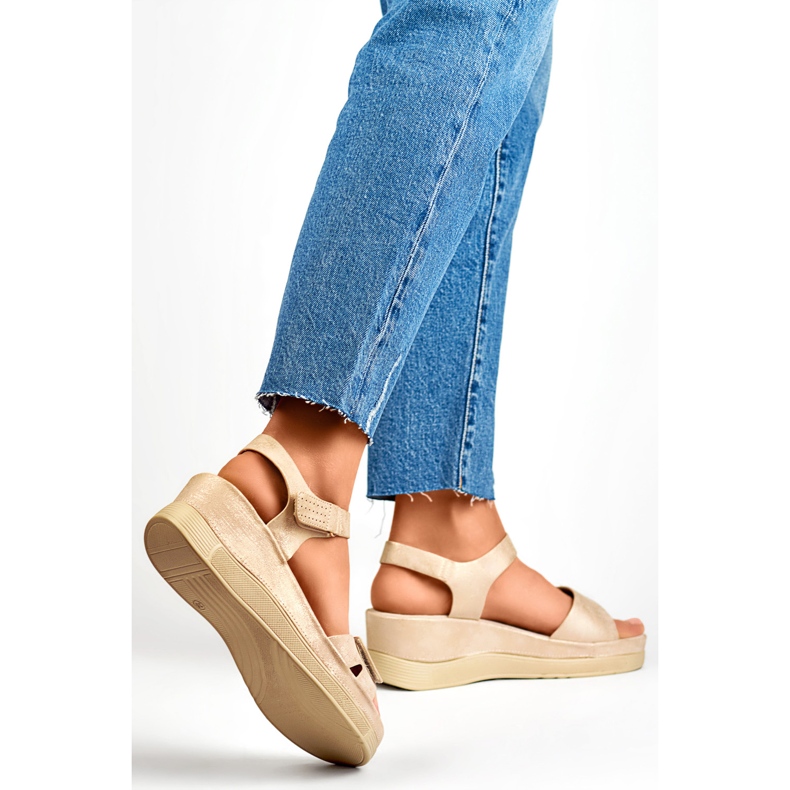 Sandale cu pană de damă YQ-125GO, bej 1