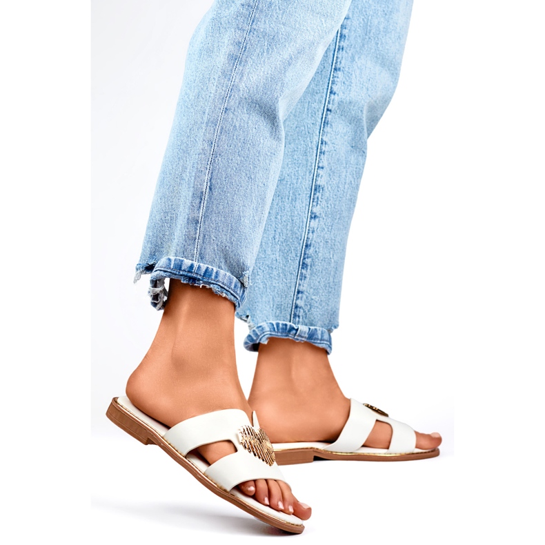 Slapi de damă decorate cu inimă KK-731W alb 1