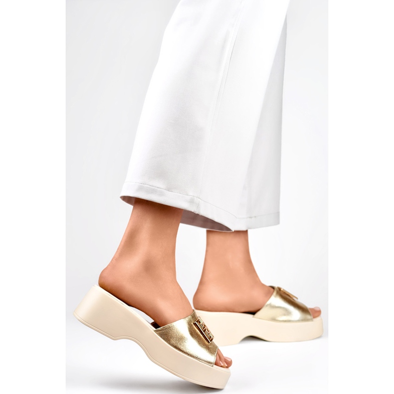 Șlapi damă cu decor GD-XF1000GO, aurii galben 1