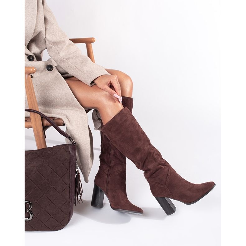 Cizme cu toc înalt peste genunchi de damă din piele intoarsa maro 1 Cizme cu toc înalt peste genunchi de damă din piele intoarsa maro 1