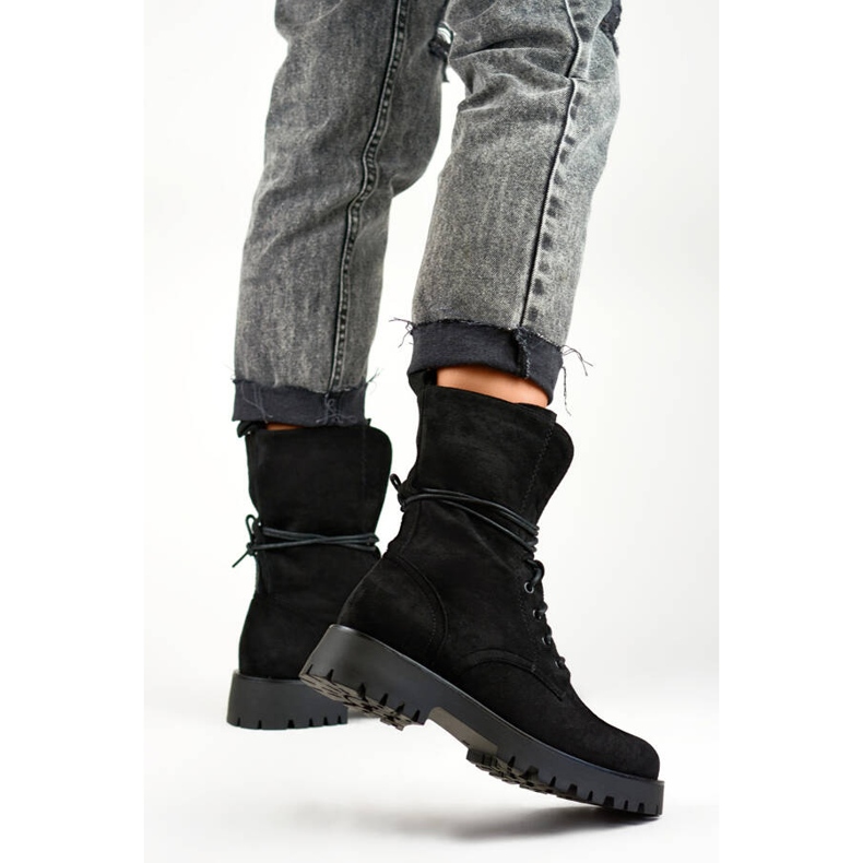 Botine de damă din piele intoarsa cu sireturi negre DE1051S-B bej 2 Botine de damă din piele intoarsa cu sireturi negre DE1051S-B bej 2