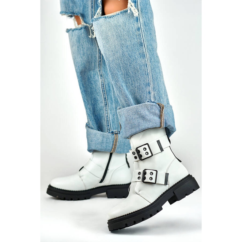 Cizme de damă de lucru lăcuite cu catarame, albe 250007W-PU 1