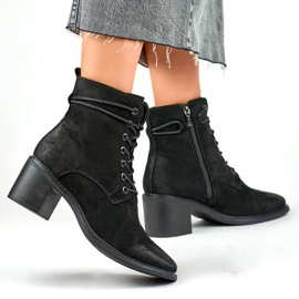 Botine izolate de damă, negre, 260052B-SU negru 5