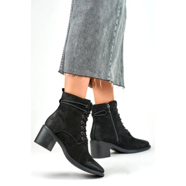 Botine izolate de damă, negre, 260052B-SU negru 3