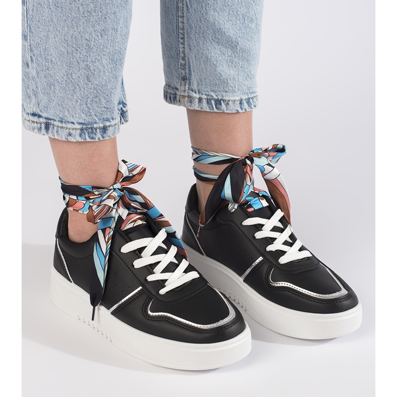 Adidași de damă negre legați cu o panglică negru 1