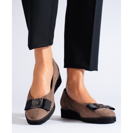 Pompe de piele intoarsa bej inchis cu pana joasa de la Shelovet 1