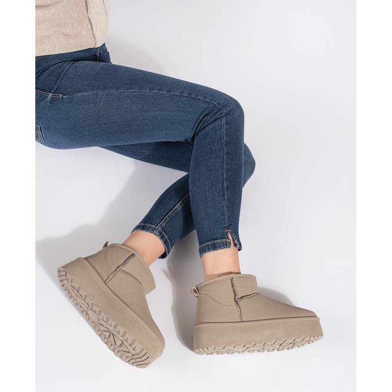 Seastar Cizme de zăpadă de damă izolate bej cu platformă 2